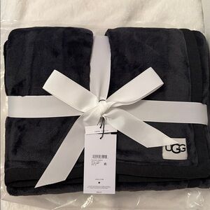 UGG Duffield Throw II